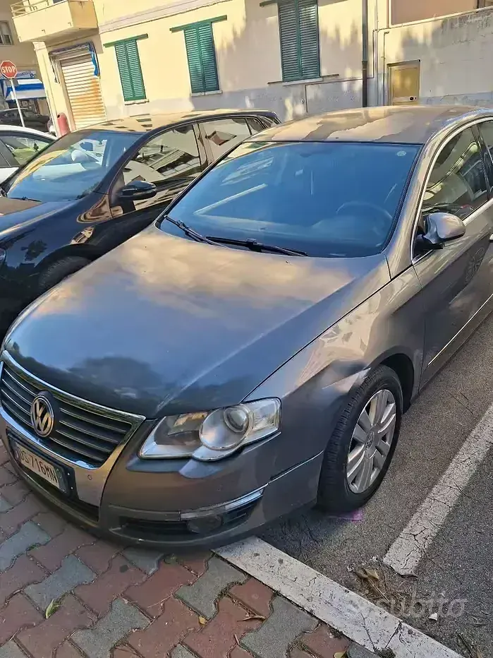 Usata VW Passat 140 CV (102 kW) 2008 Grigio Berlina