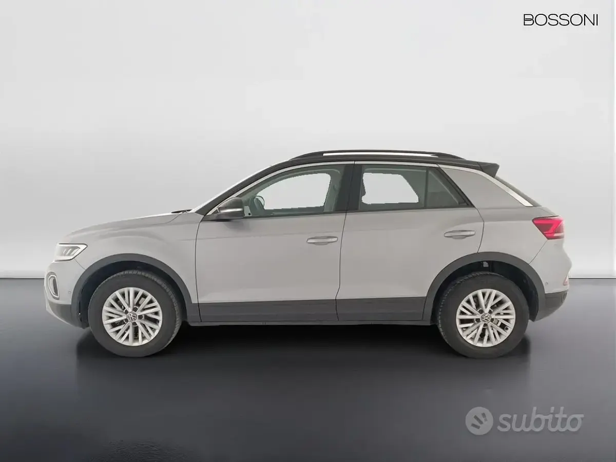 Usata VW T-Roc Life 150 CV (110 kW) 2024 Grigio SUV