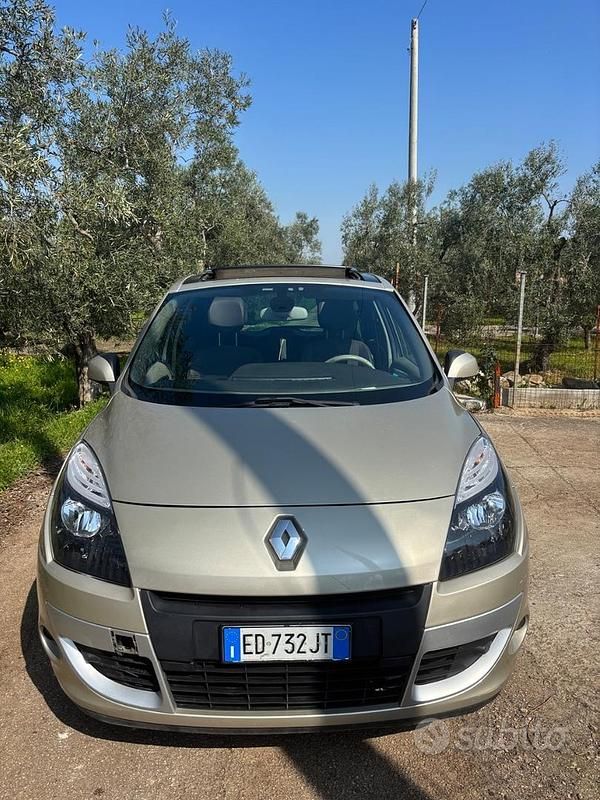 Usata Renault Scénic III 110 CV (80 kW) 2010 Monovolume