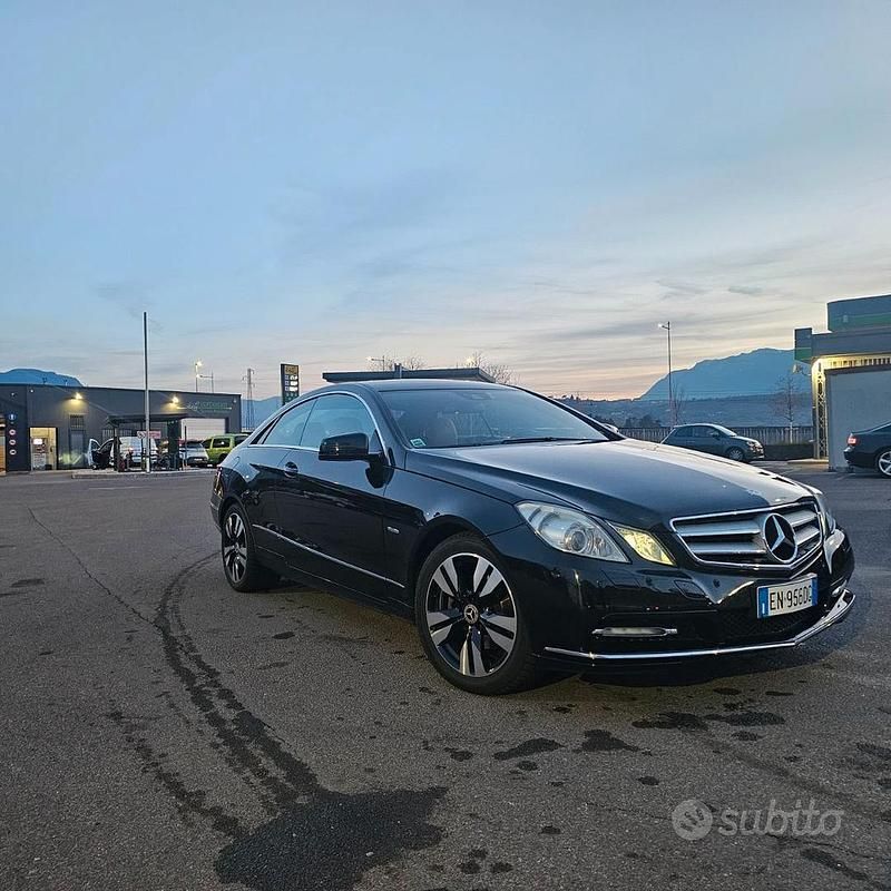 Usata Mercedes E220 2012 Nero Coupé