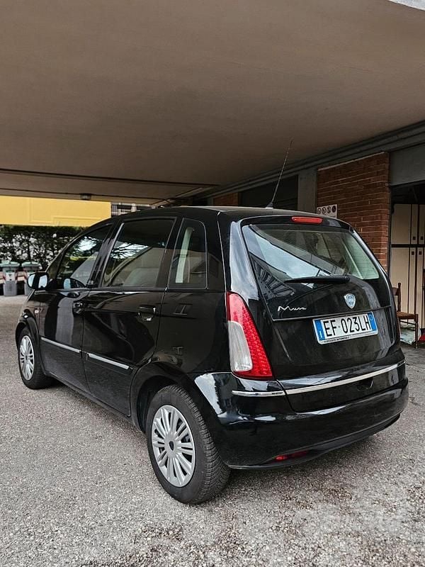 Usata Lancia Musa 77 CV (56 kW) 2010 Nero Monovolume