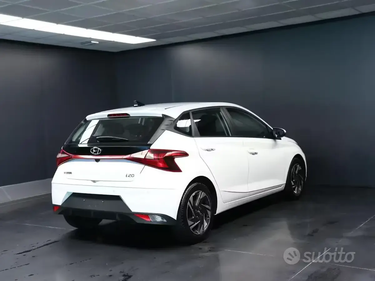 Usata Hyundai i20 84 CV (61 kW) 2023 Bianco Utilitaria