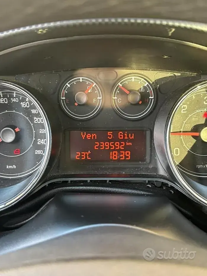Usata Fiat 1600 120 CV (88 kW) 2008 Nero Berlina