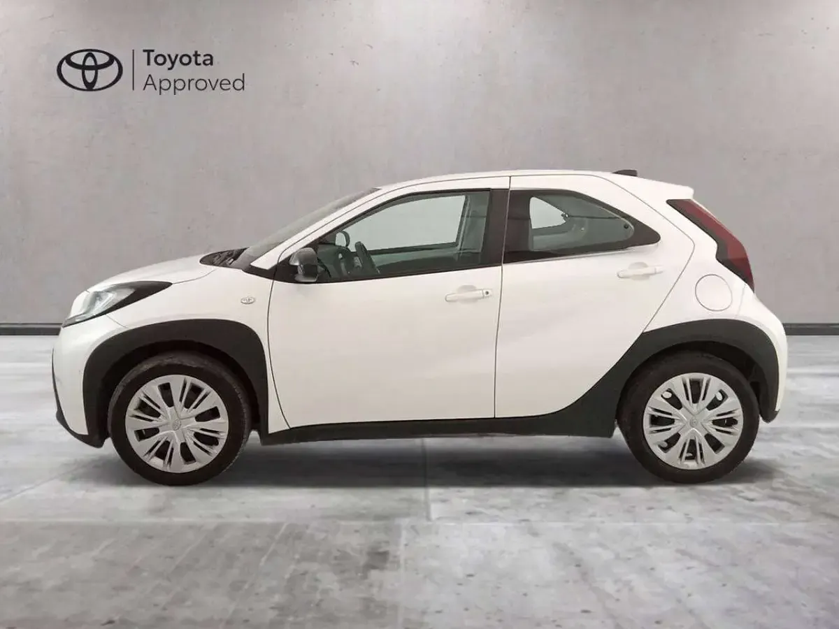 Usata Toyota Aygo X Active 72 CV (52 kW) 2023 Bianco SUV