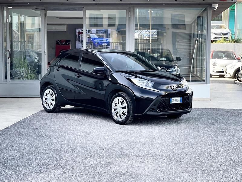 Usata Toyota Aygo X 72 CV (52 kW) 2024 Nero SUV