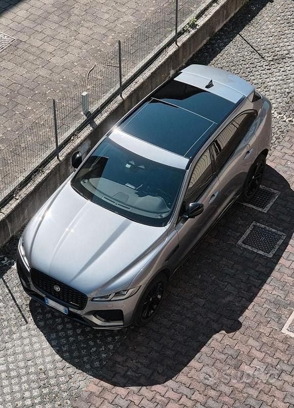 Usata Jaguar F-Pace 204 CV (150 kW) 2022 Grigio SUV
