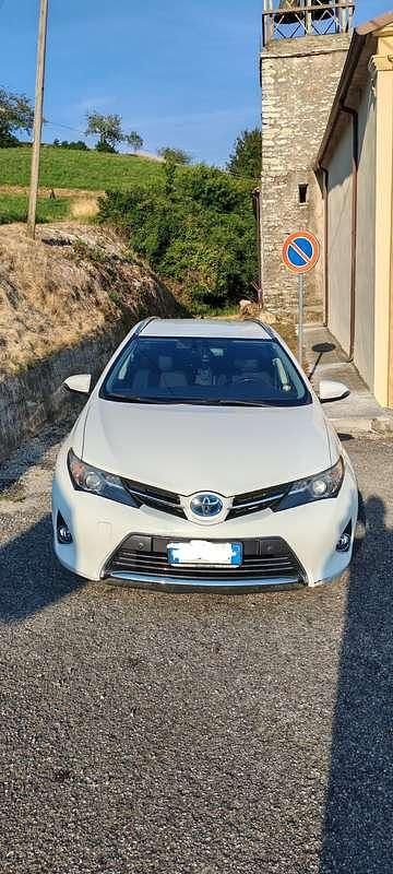 Usata 2015 Toyota Auris Hybrid Lounge Station wagon | 9000 € - Immagine 1/4