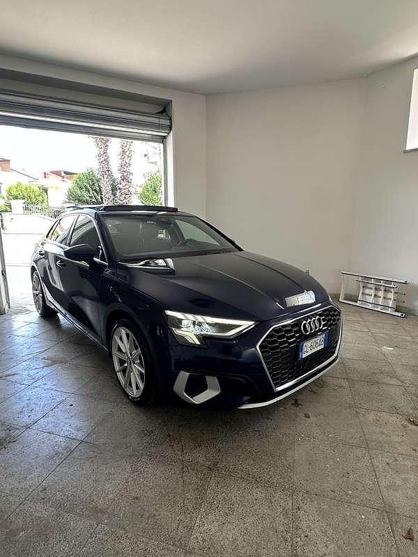 Usata Audi A3 Business 116 CV (85 kW) 2021 Blu Berlina