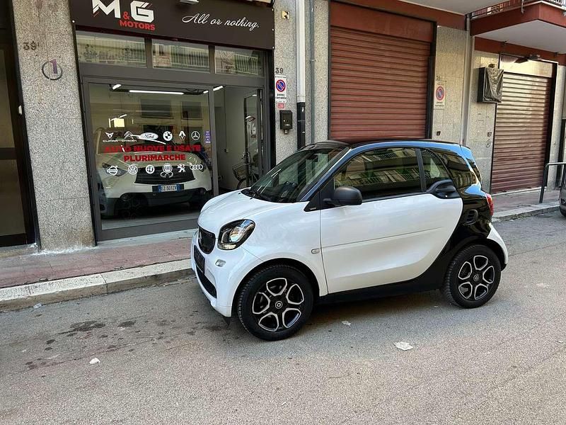 Bianco Usata 2019 Smart ForTwo Coupé Passion Due volumi | 12.990 € (Super prezzo) - Immagine 1/4