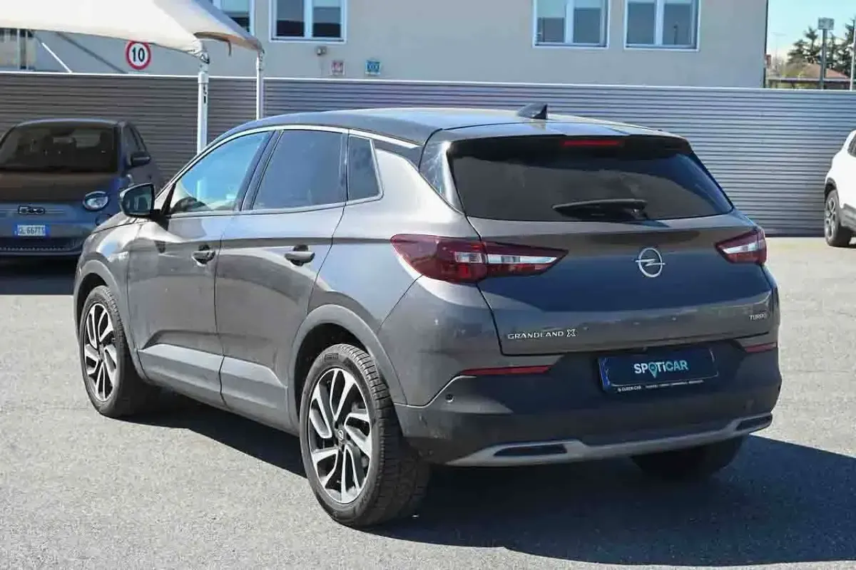 Usata Opel Grandland X Ultimate 131 CV (96 kW) 2018 Grigio SUV