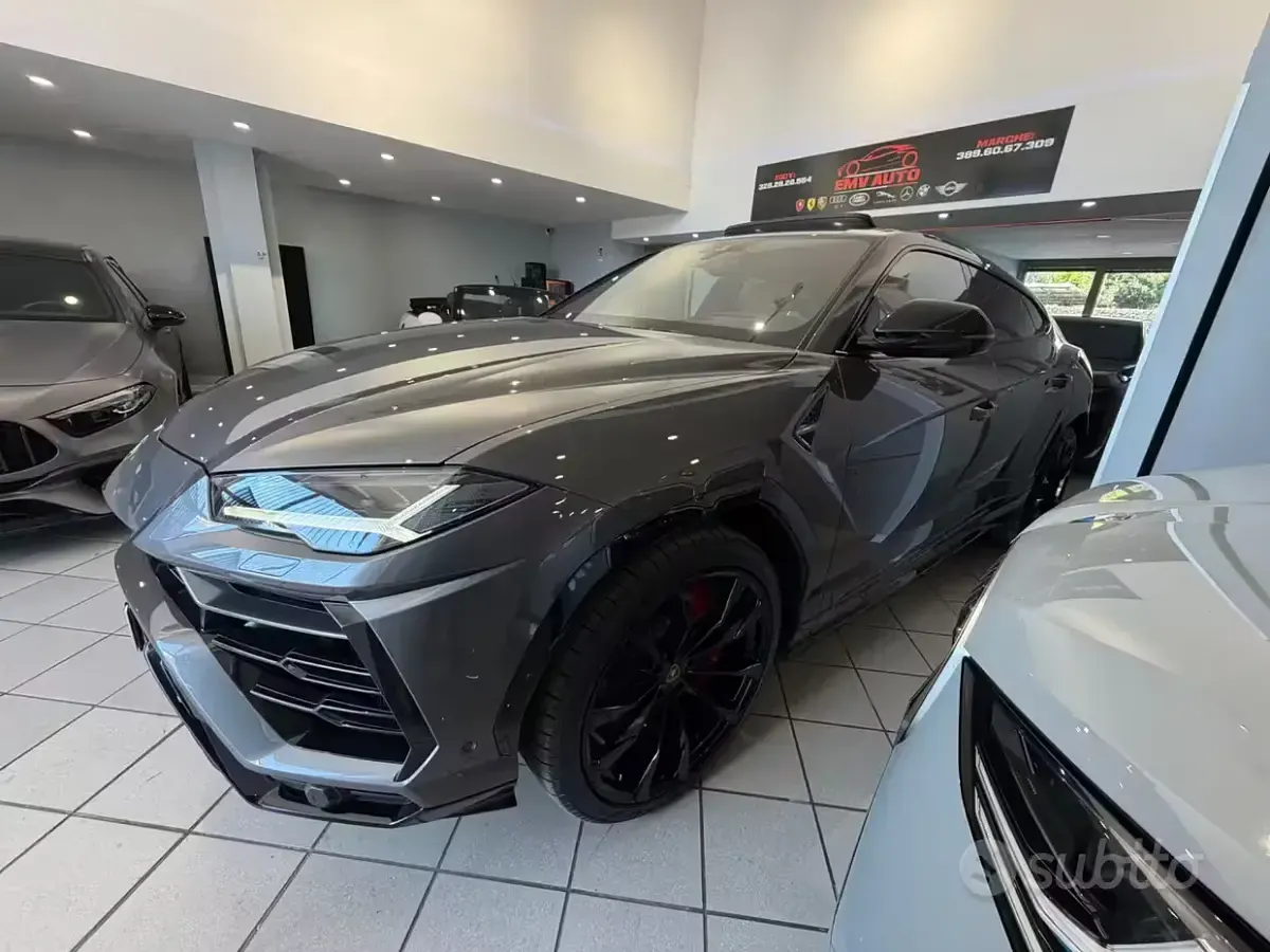 Usata Lamborghini Urus 650 CV (478 kW) 2022 Grigio SUV