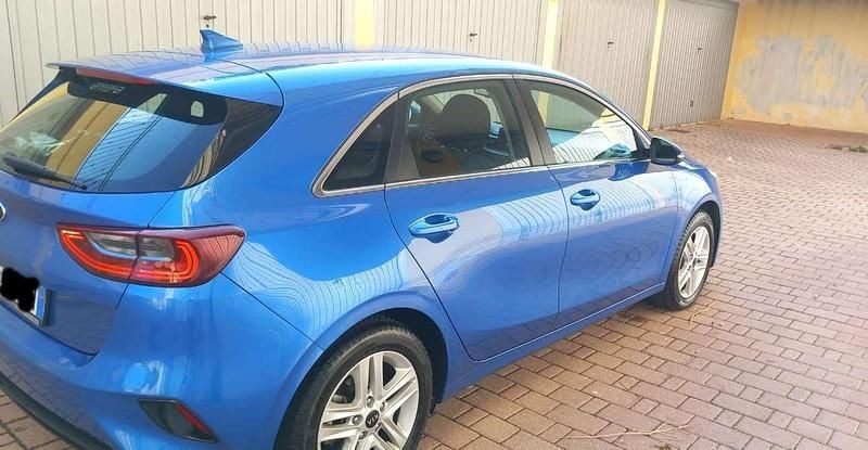 Usata Kia Ceed 116 CV (85 kW) 2019 Blu/azzurro Utilitaria