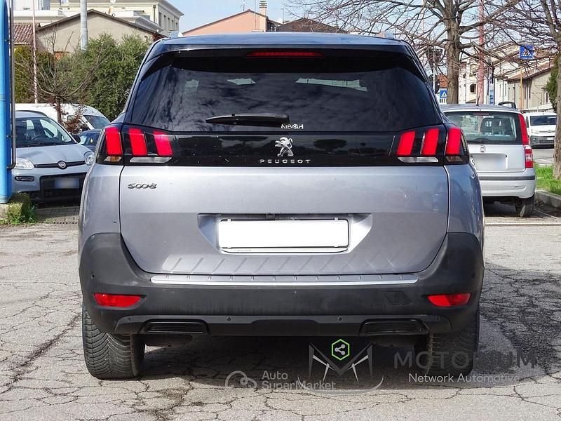Usata Peugeot 5008 Allure 120 CV (88 kW) 2018 Grigio SUV