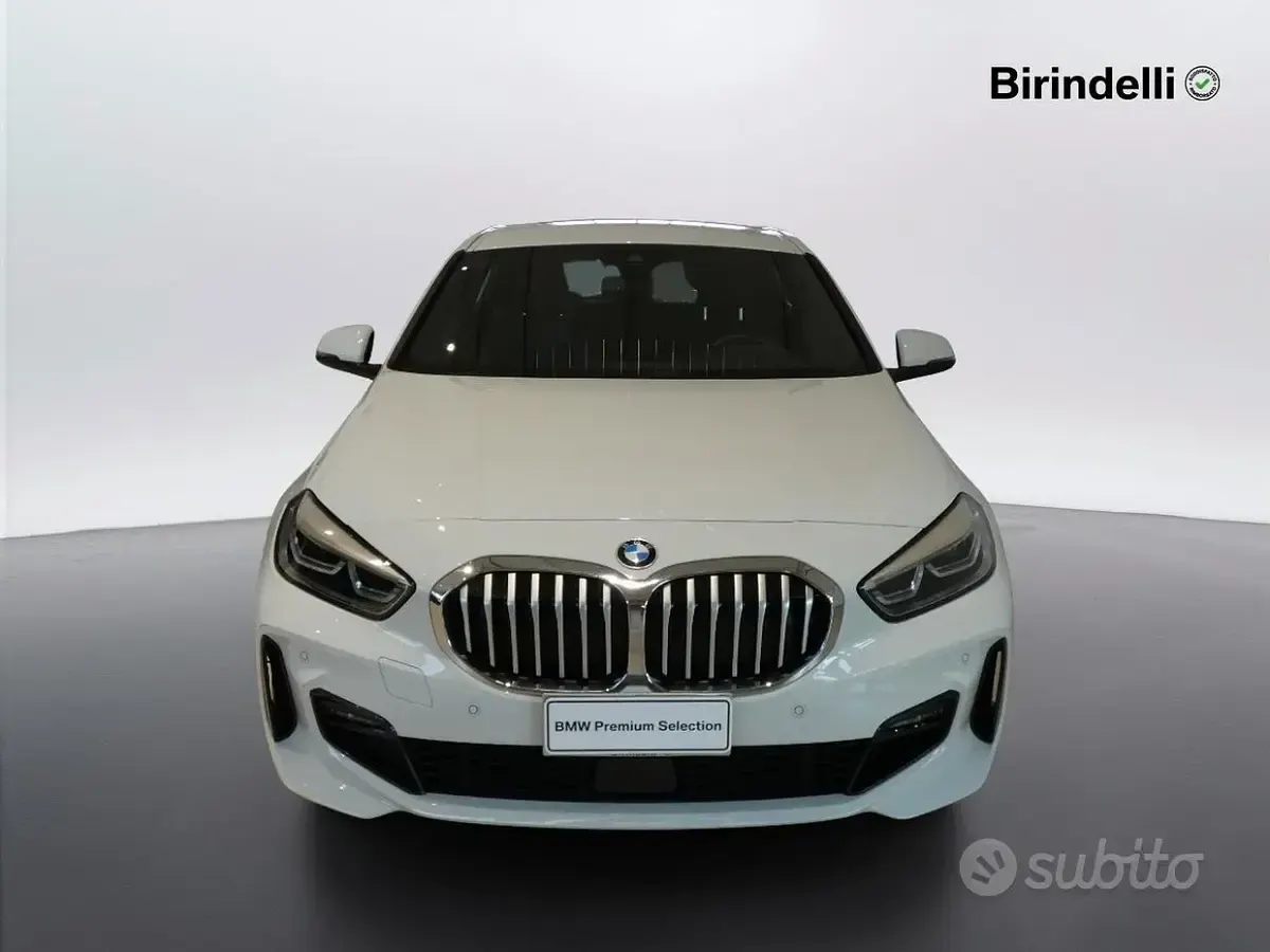 Usata BMW 118 M Sport 150 CV (110 kW) 2022 Alpin white pastello Utilitaria