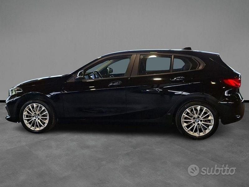 Usata BMW 116 Advantage 109 CV (80 kW) 2021 Nero / pastello Utilitaria