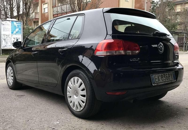 Usata VW Golf VI 105 CV (77 kW) 2010 Nero Utilitaria