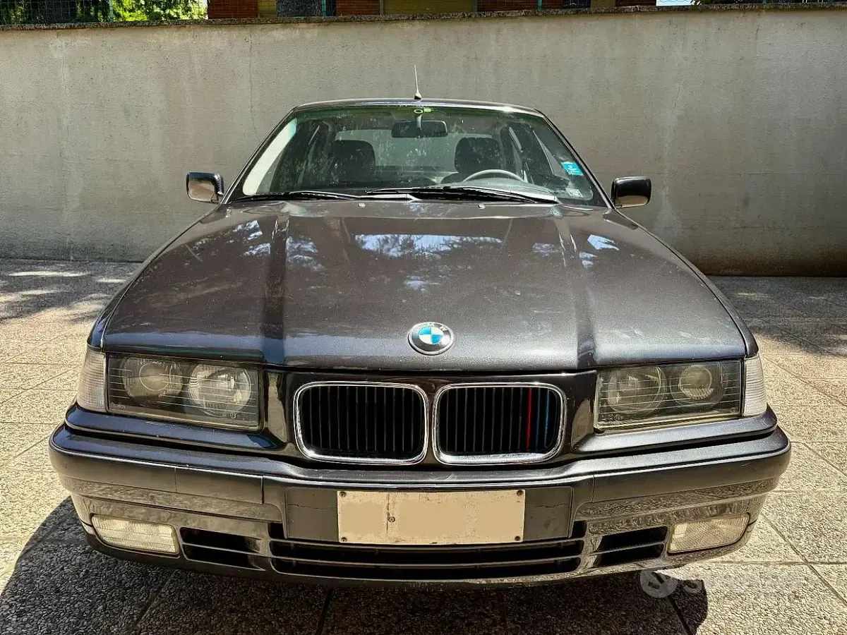 Usata BMW 318 113 CV (83 kW) 1992 Grigio Berlina