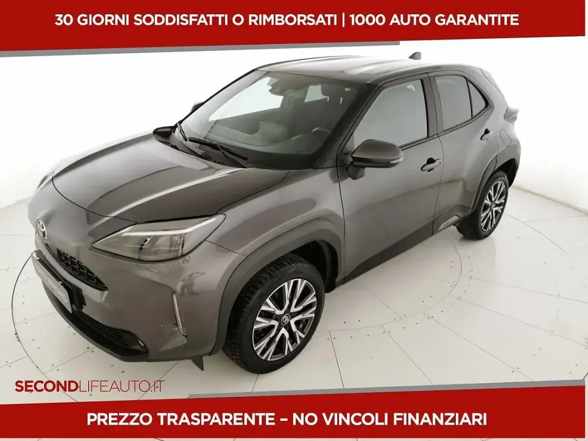 Usata Toyota Yaris Trend 116 CV (85 kW) 2022 Grigio Utilitaria