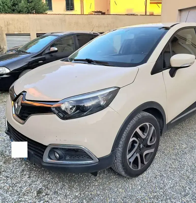 Usata Renault Captur 90 CV (66 kW) 2013 Beige SUV