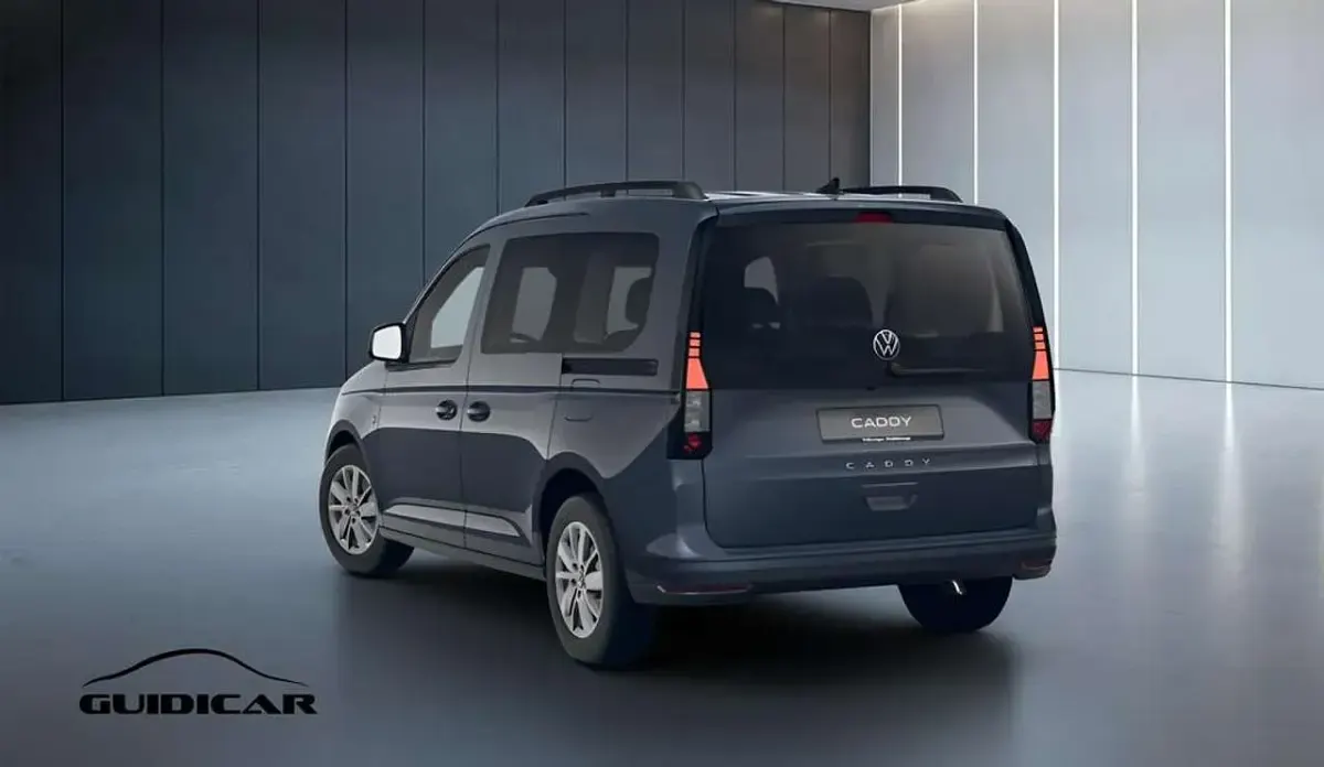 Nuova VW Caddy Life 122 CV (89 kW) 2026 Starlight blue metallizzato Monovolume