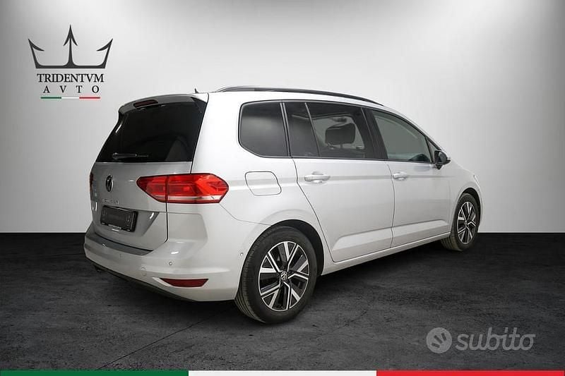 Usata VW Touran Executive 150 CV (110 kW) 2023 Argento Monovolume