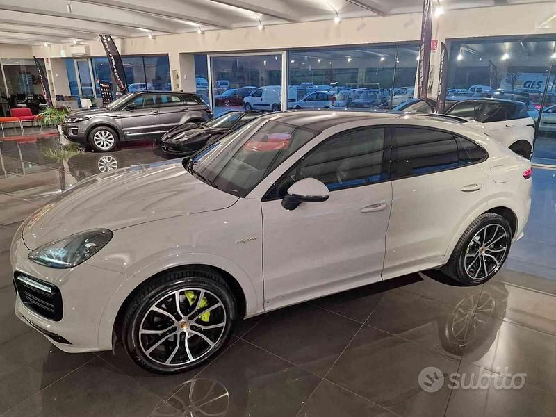 Usata Porsche Cayenne 340 CV (250 kW) 2021 Grigio SUV