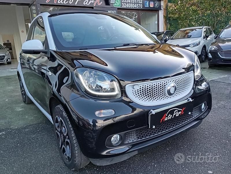 Usata Smart ForFour Prime 71 CV (52 kW) 2016 Nero Utilitaria