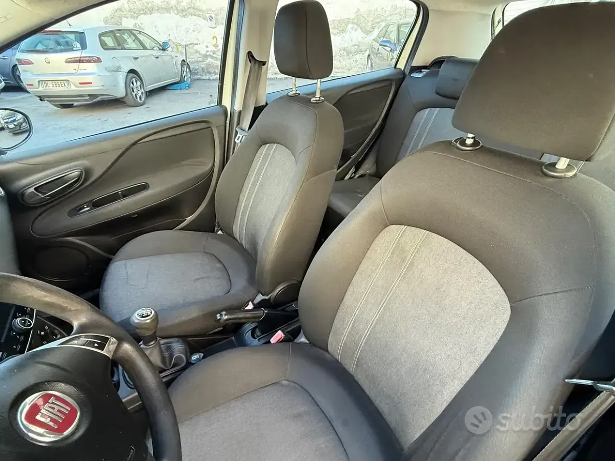 Gebraucht Fiat Punto Lounge 85 PS (62 kW) 2014 Weiß Kleinwagen