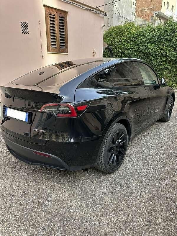 Usata Tesla Model Y Long Range AWD 378 kW (514 CV) 2023 Nero SUV