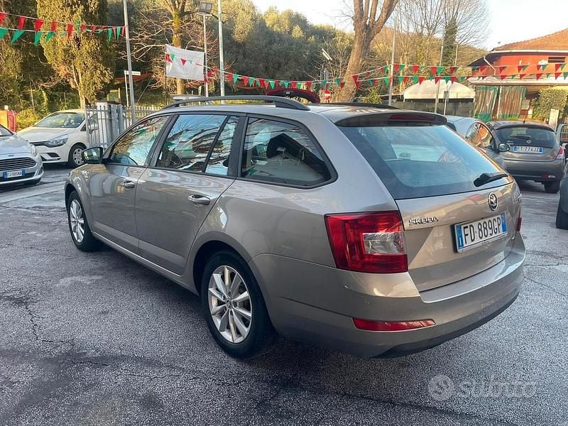 Usata Skoda Octavia G-TEC Active 110 CV (80 kW) 2016 Beige Berlina