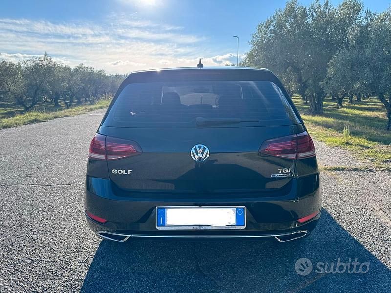Usata VW Golf VII Highline 110 CV (80 kW) 2017 Berlina