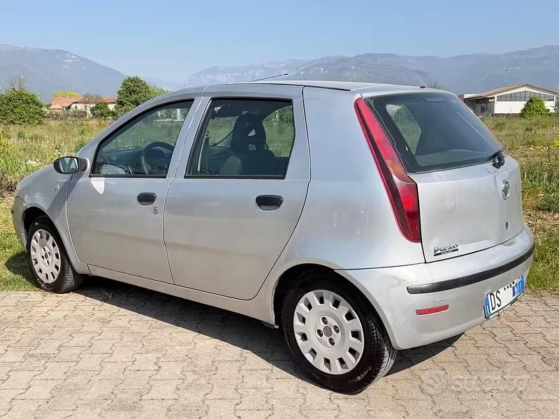 Usata Fiat Punto 59 CV (43 kW) 2008 Grigio Utilitaria