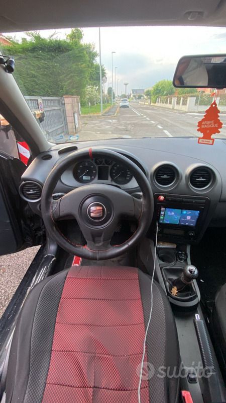 Usata Seat Ibiza 80 CV (58 kW) 2008 Nero Berlina