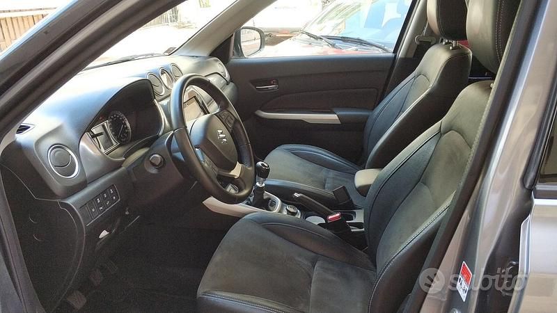 Usata Suzuki Vitara 120 CV (88 kW) 2015 Grigio SUV