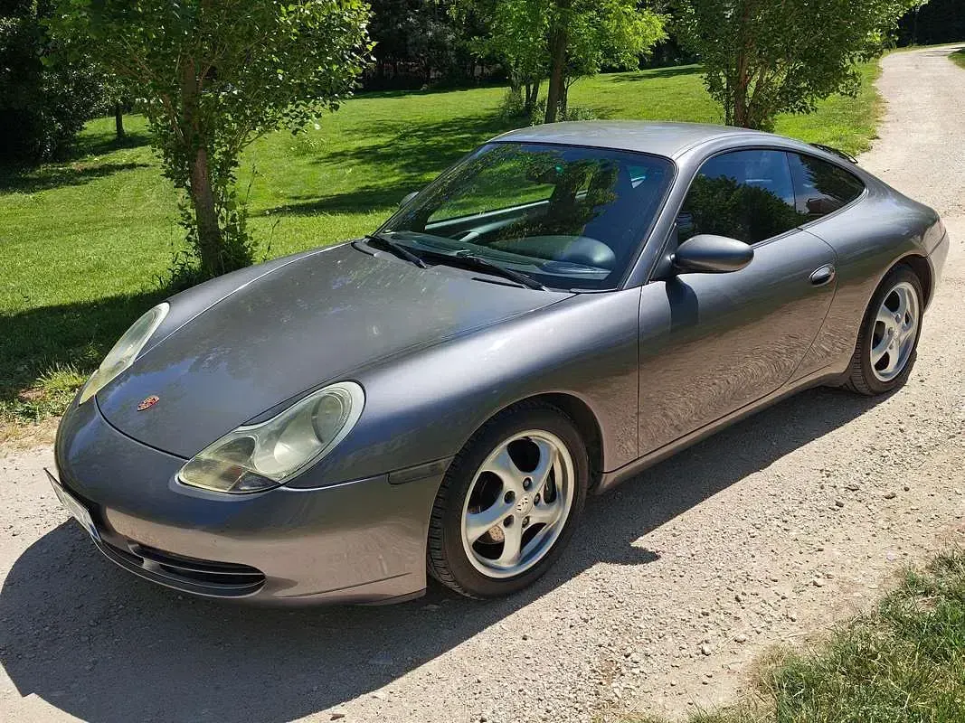 Usata Porsche 911 Carrera 300 CV (220 kW) 2001 Grigio Coupé