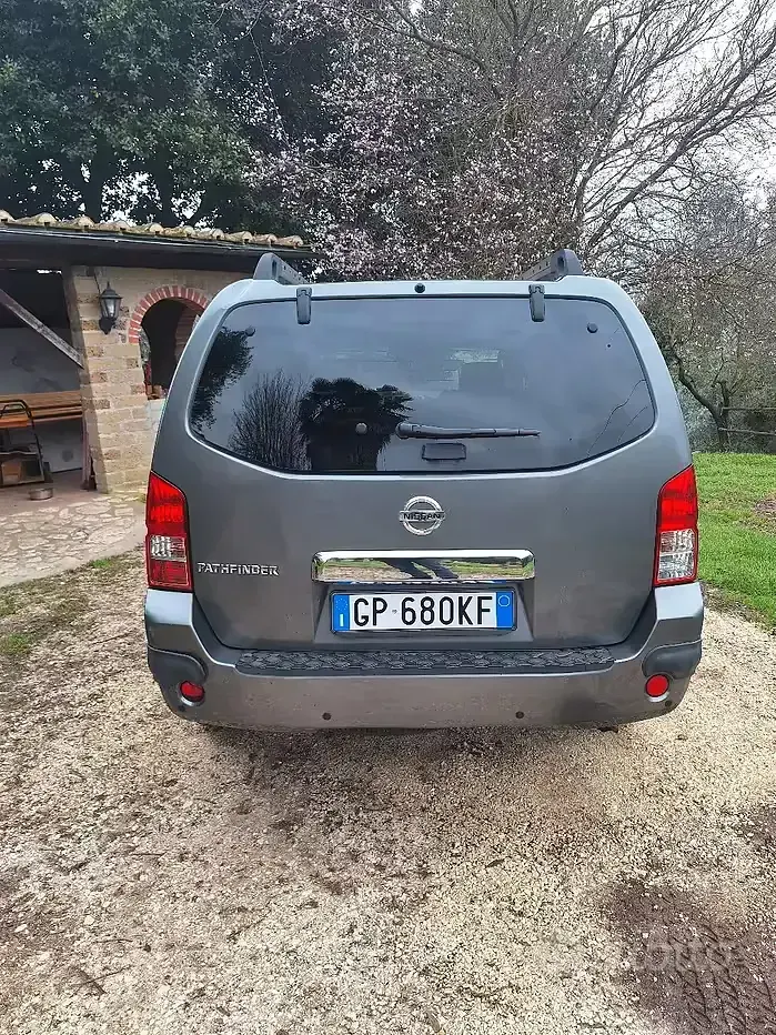Usata Nissan Pathfinder 163 CV (119 kW) 2008 Verde SUV