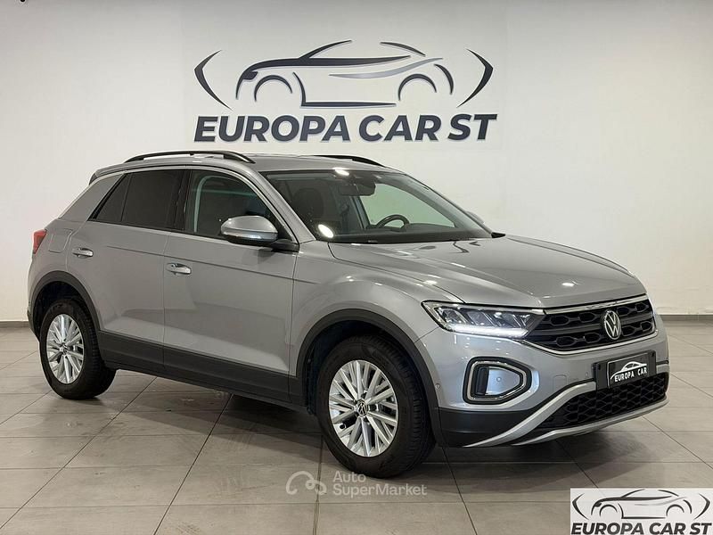 Usata VW T-Roc Life 116 CV (85 kW) 2022 Argento SUV