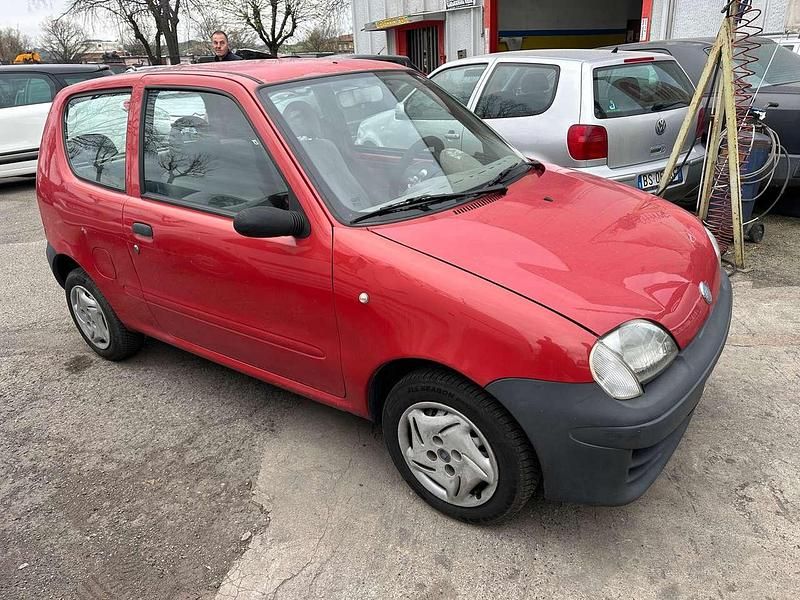 Usata Fiat 600 54 CV (39 kW) 2006 Rosso Utilitaria