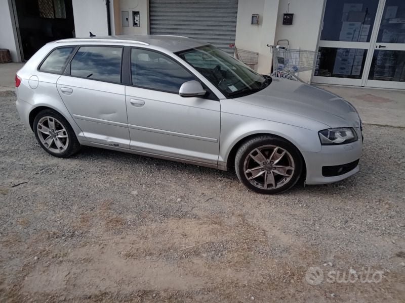 Usata Audi A3 105 CV (77 kW) 2010 Grigio Utilitaria