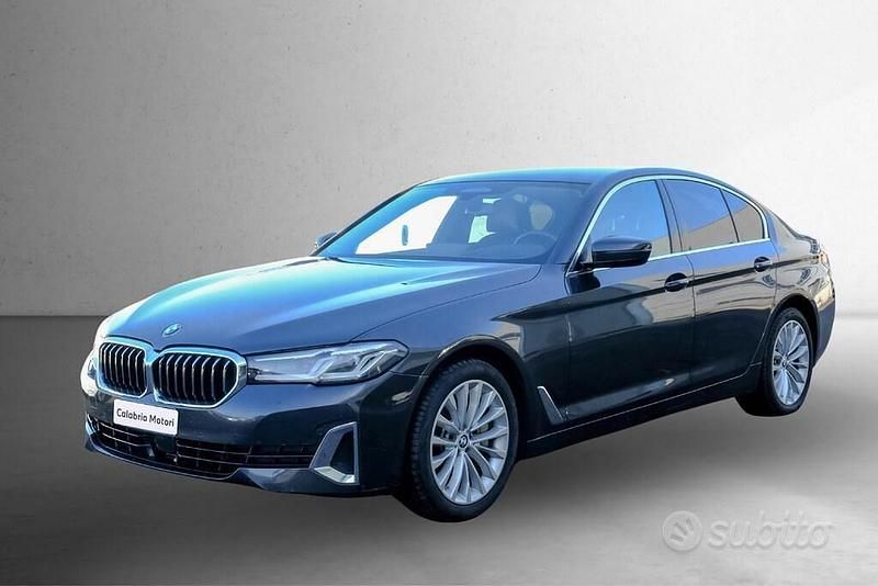 Grigio Usata 2022 BMW 530 Luxury Line Tre volumi | 39.000 € (Buon prezzo) - Immagine 1/4