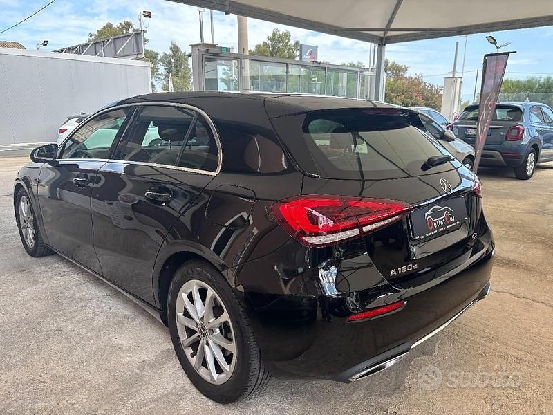 Usata Mercedes A180 116 CV (85 kW) 2019 Nero Berlina