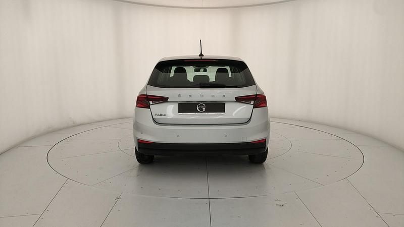 Usata Skoda Fabia Ambition 95 CV (69 kW) 2022 Grigio argento Utilitaria