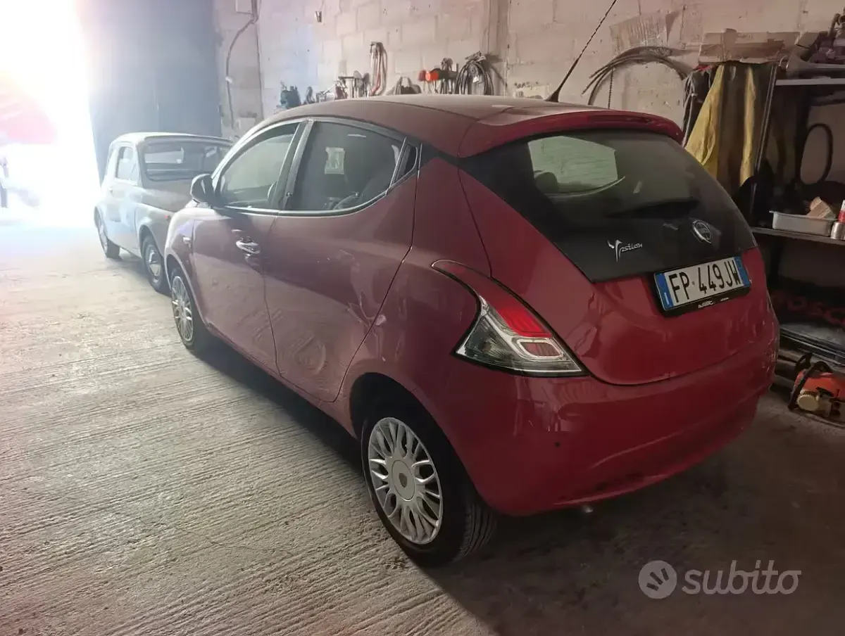 Usata Lancia Ypsilon 95 CV (69 kW) 2018 Rosso Utilitaria