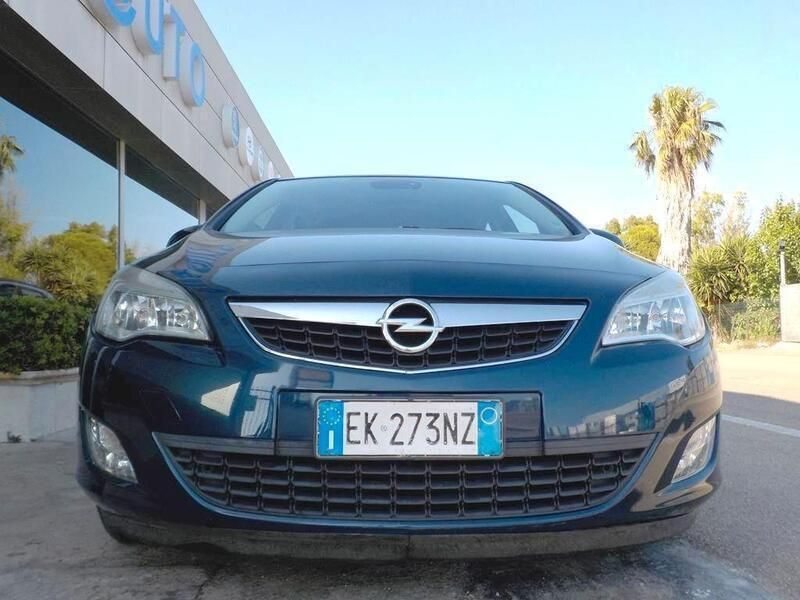 Usata Opel Astra S 95 CV (69 kW) 2011 Blu Berlina