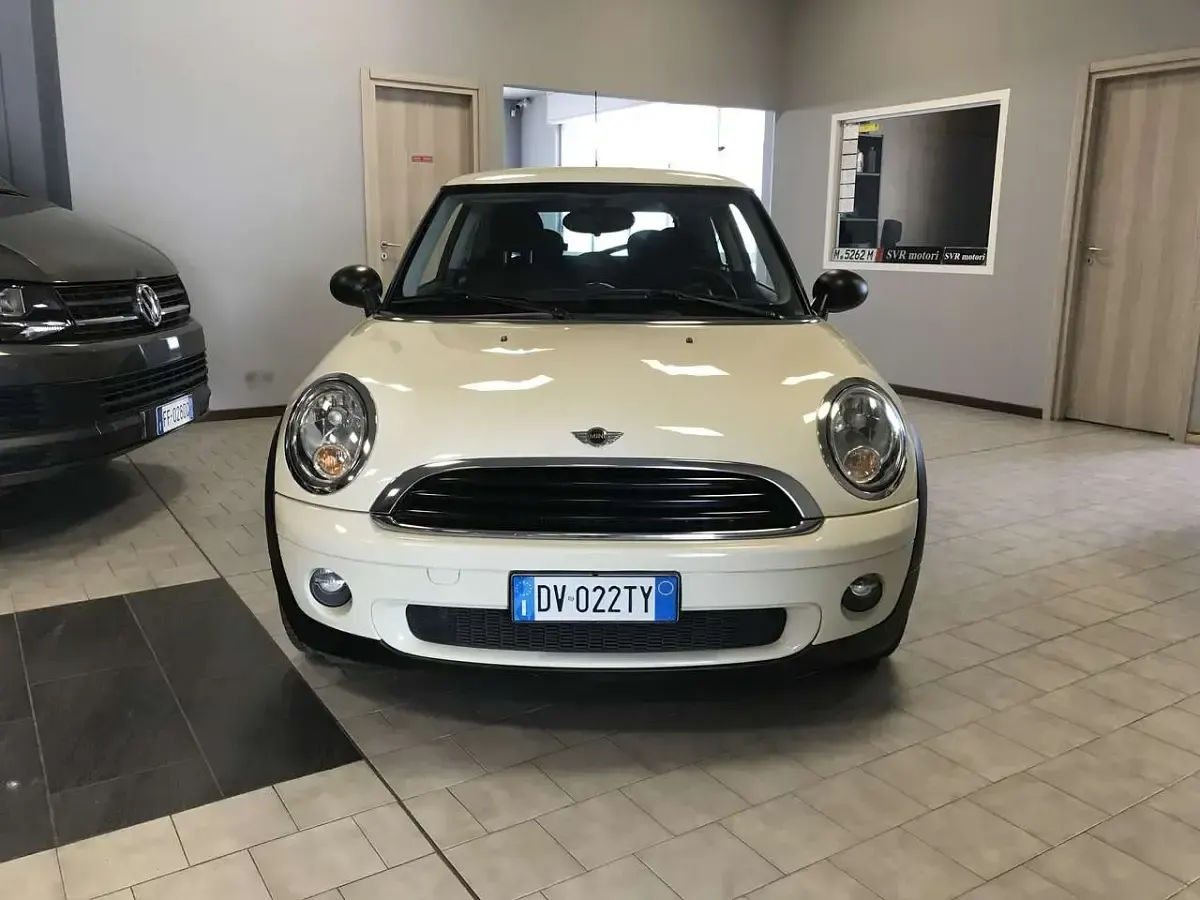 Usata Mini ONE Seven 75 CV (55 kW) 2009 Bianco Utilitaria