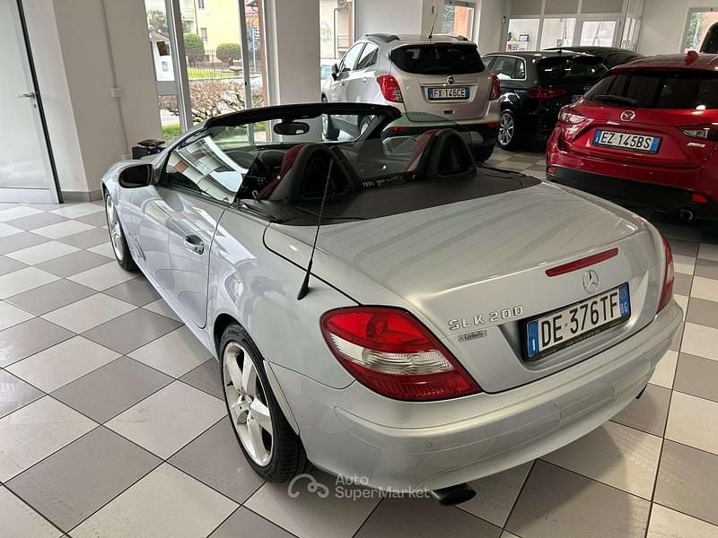 Usata Mercedes SLK200 163 CV (119 kW) 2007 Grigio Cabrio