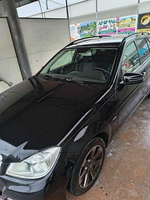 Begagnad Mercedes C180 120 HK (88 kW) 2014 Svart Kombi