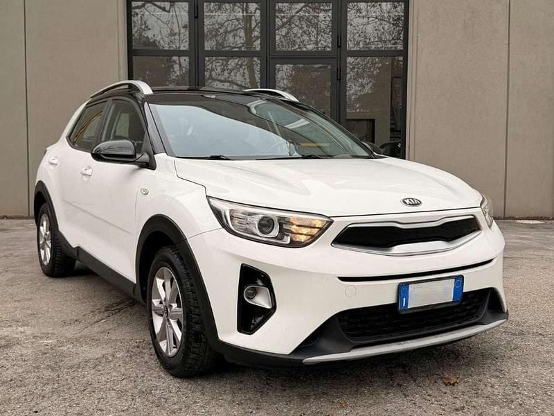 Usata Kia Stonic 120 CV (88 kW) 2018 Bianco SUV