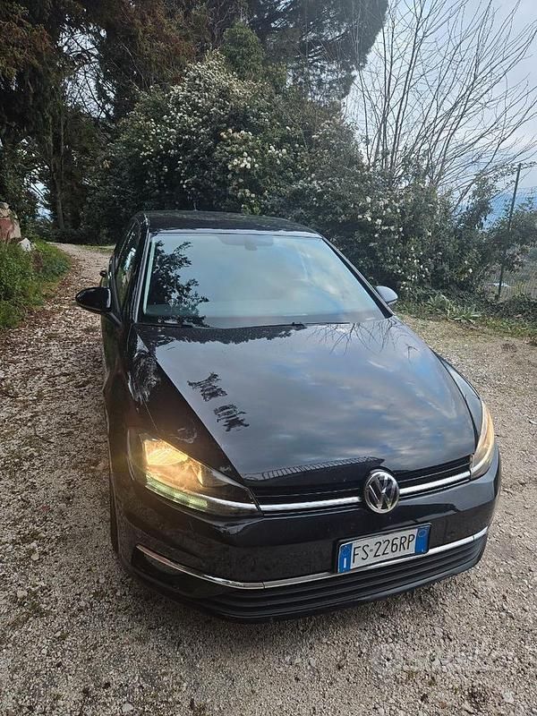 Usata VW Golf VII 110 CV (80 kW) 2014 Blu Berlina