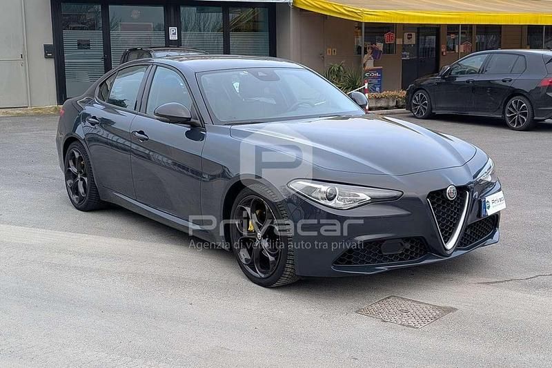 Usata Alfa Romeo Giulia Executive 160 CV (117 kW) 2019 Grigio Berlina